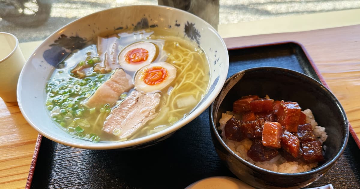 マグロ丼は絶対注文すべきお味!