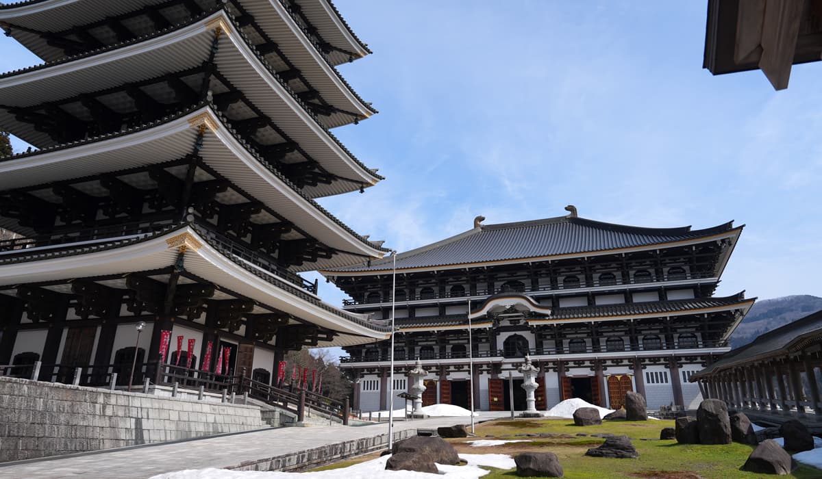 但馬大仏 長楽寺は、兵庫県美方郡香美町にある高野山真言宗の寺院