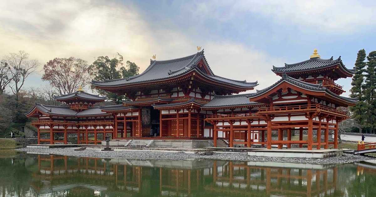 平等院の見どころは、鳳凰堂の美しい佇まい