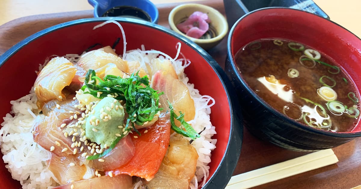 道の駅 うみんぴあ大飯で食べる海鮮丼