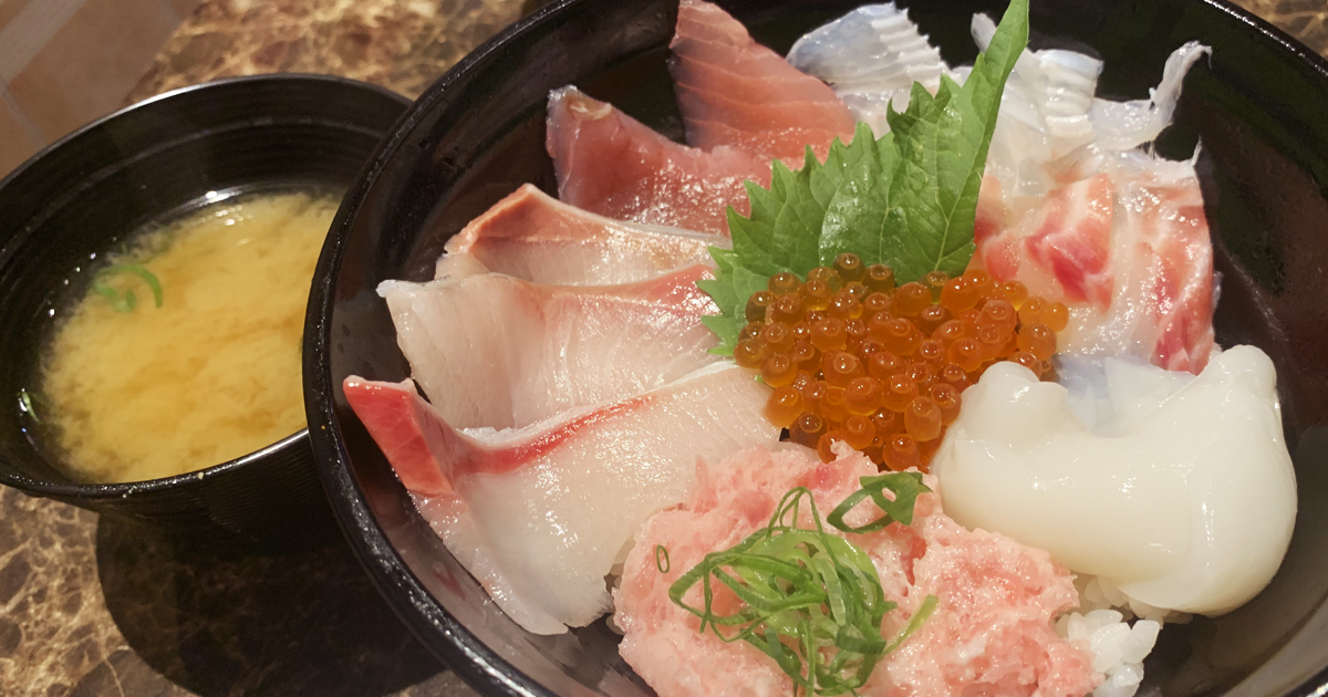 日本海さかな街のよって家で食べる海鮮丼