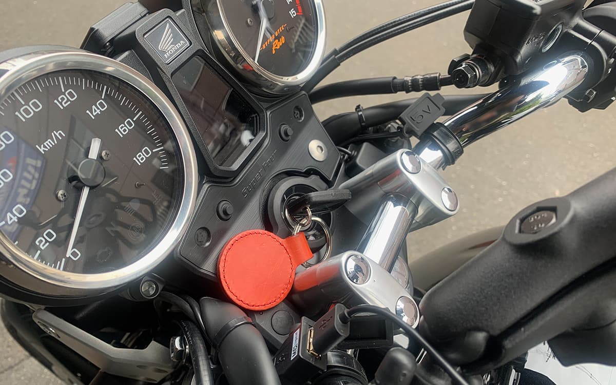 CB400SFの純正ハンドルまわり