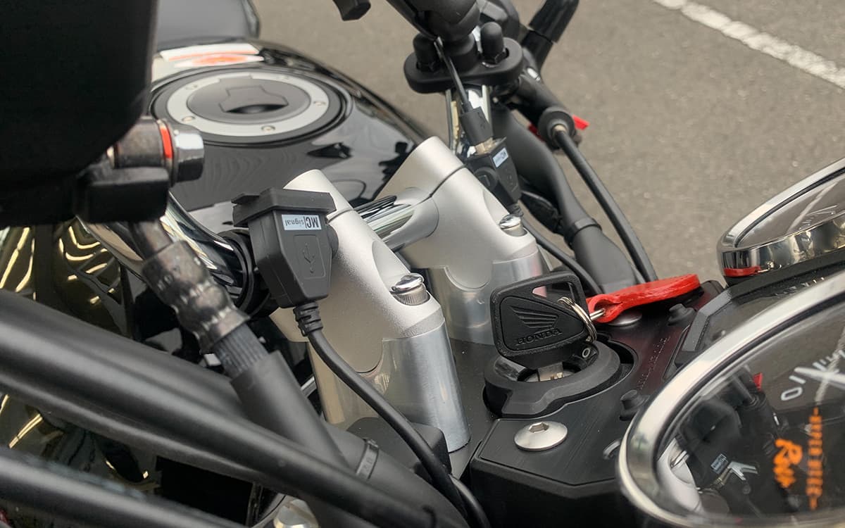 CB400SFにハリケーンセットバックスペーサー取り付け