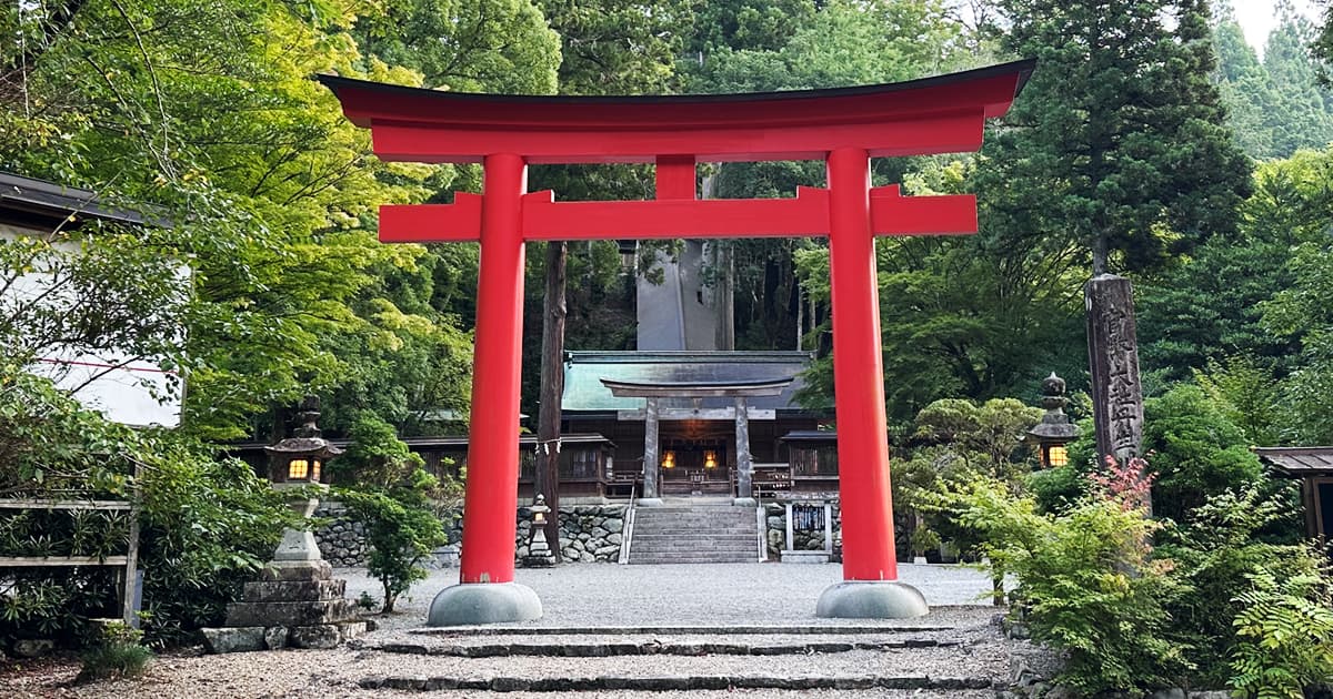 丹生川上神社 下社|水を主宰される美しい女性の神様 闇龗神。水の神様