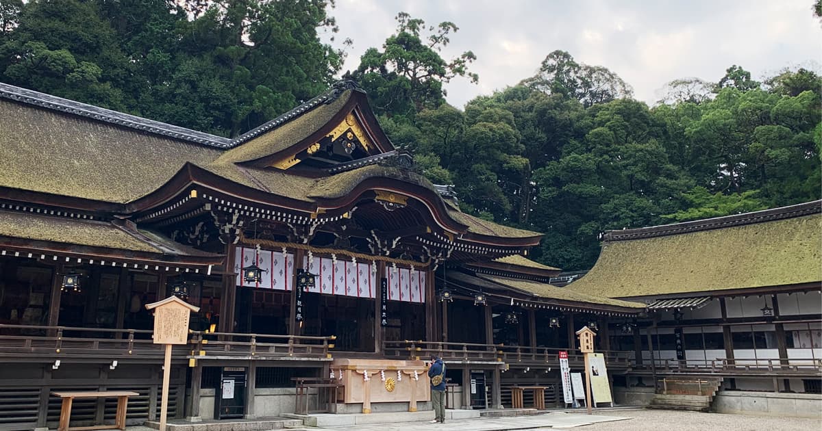 大神神社の拝殿は、国重要文化財に指定されている