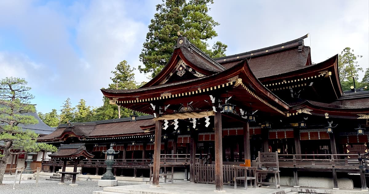 多賀大社は伊邪那岐大神と伊邪那美大神の二柱を祀る古社