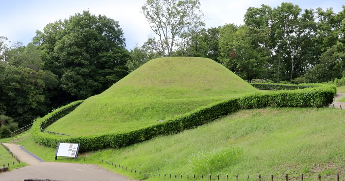 「高松塚古墳」は、美しい壁画が発見された場所
