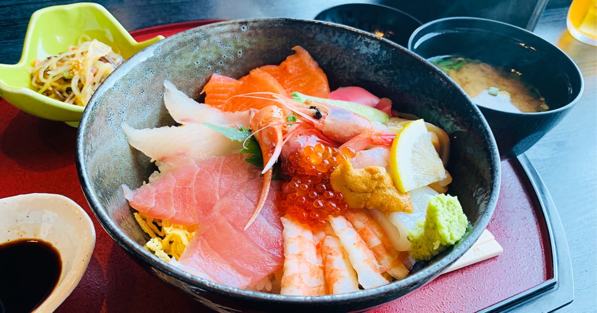 道の駅 神話の里 白うさぎ内の海を見ながら食事ができるレストランにて